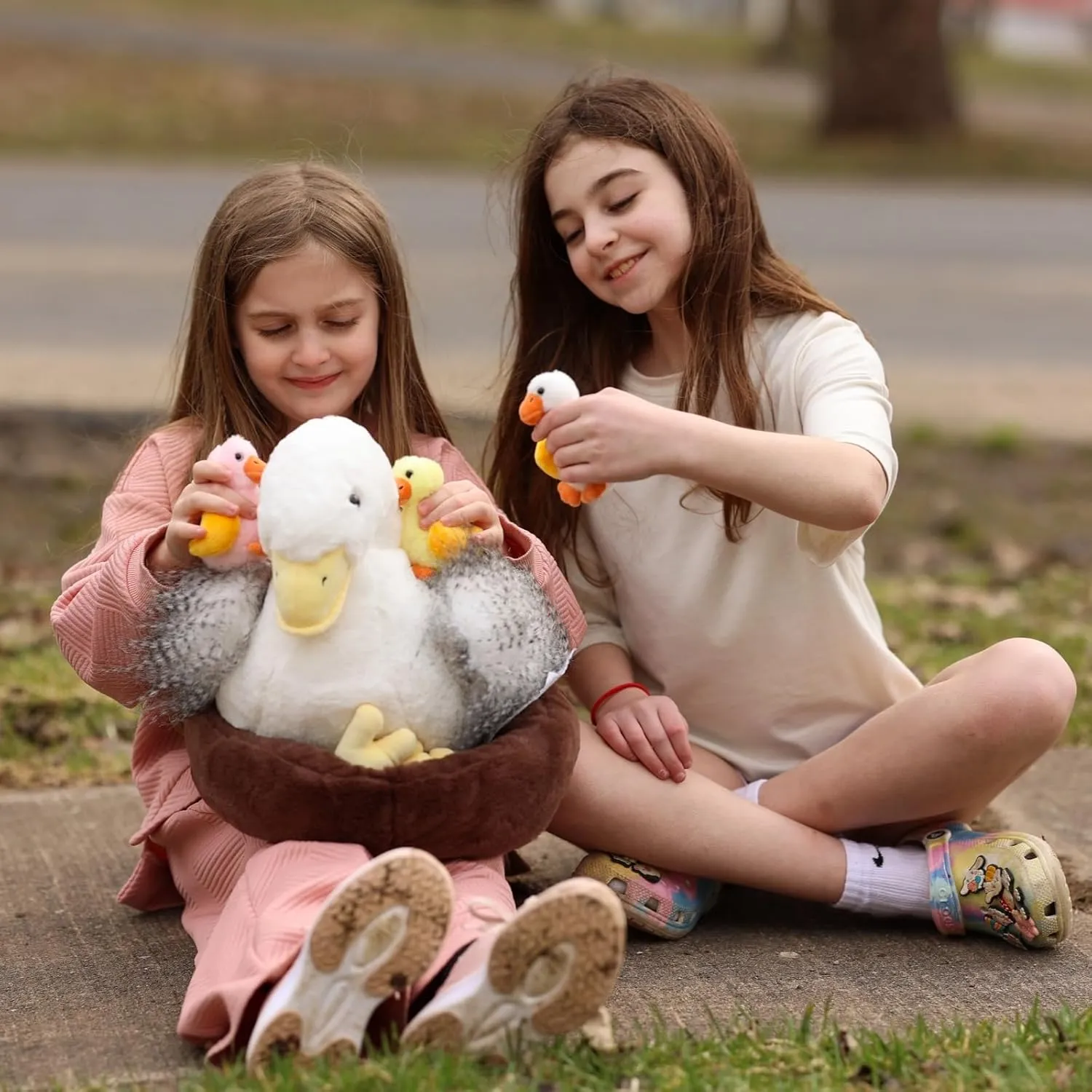 8Pcs Goose Stuffed Animals, Stuffed Big White Goose Plush Toy with 3 Babis & 3 Eggs & 1 Nest, Goose Plush Set for Kids Girls Boys, Farm Animal Gift for Christmas Easter