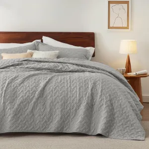 Bedsure Quilts Queen Size - Lightweight Bedspreads Queen Size with Basket Weave Pattern, Soft Quilt Bedding, Light Grey Comforter Coverlet for All Seasons (90" x 96")