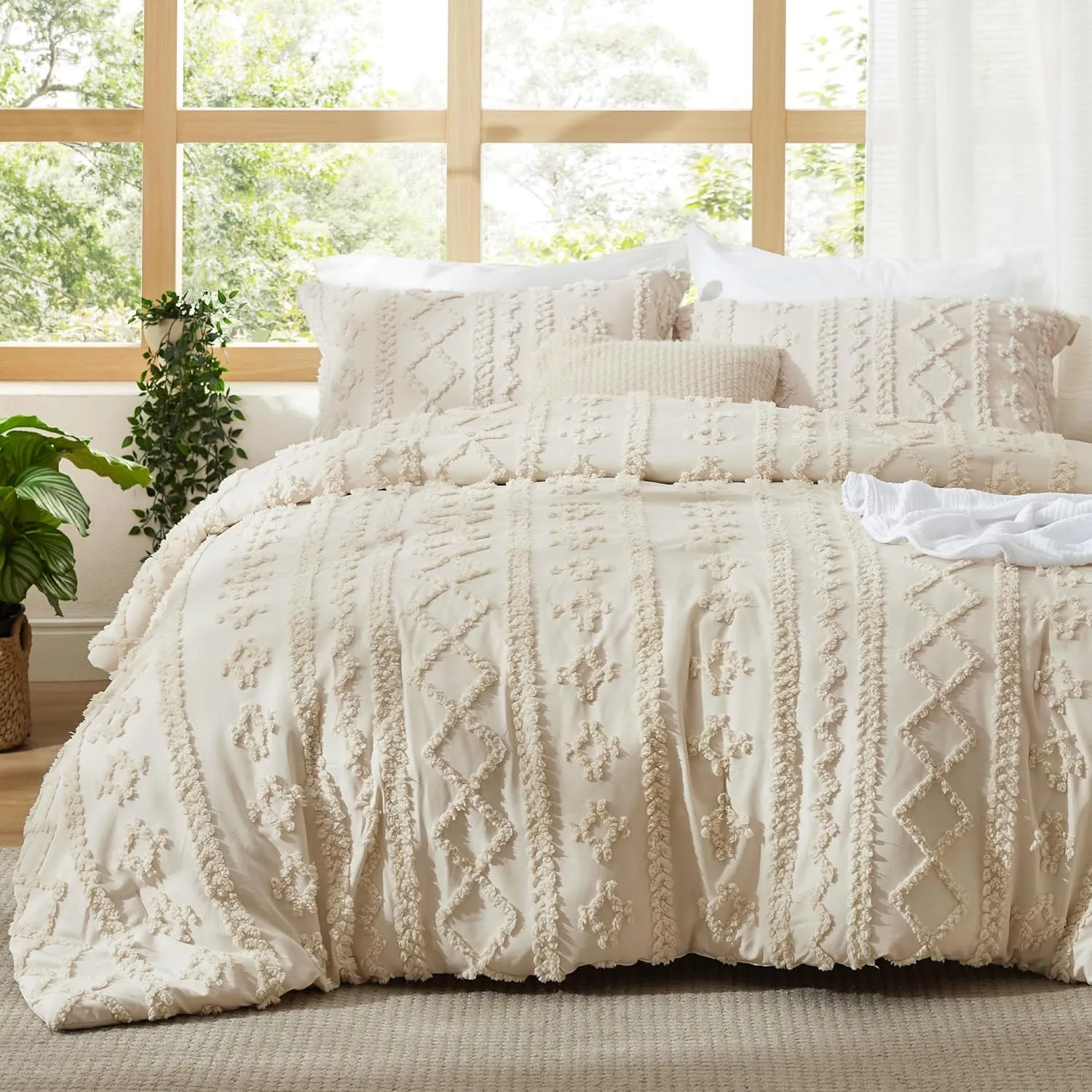 Bedsure Tufted Boho Comforter Set Oversized Queen - Beige Boho Bed Set, GentleSoft™ 3 Pieces Farmhouse Shabby Chic Embroidery Bedding, Gifts for Woman, Soft Jacquard Comforter for All Seasons