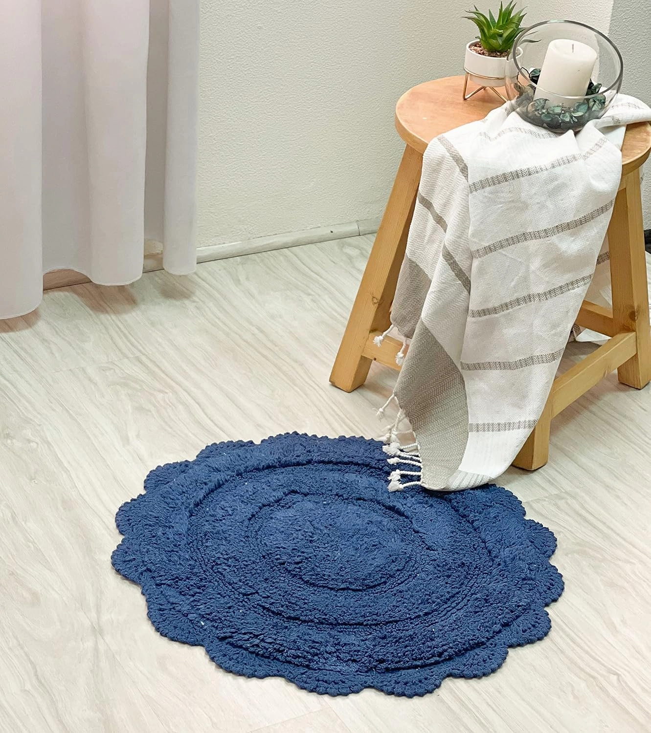 Chardin home Blue Crochet Bathrug,100% Cotton Round bathmat with artisanally Handcrafted Crochet Border, 24 Inch Diameter, Perfect for Half Baths, Powder Rooms, bathrooms