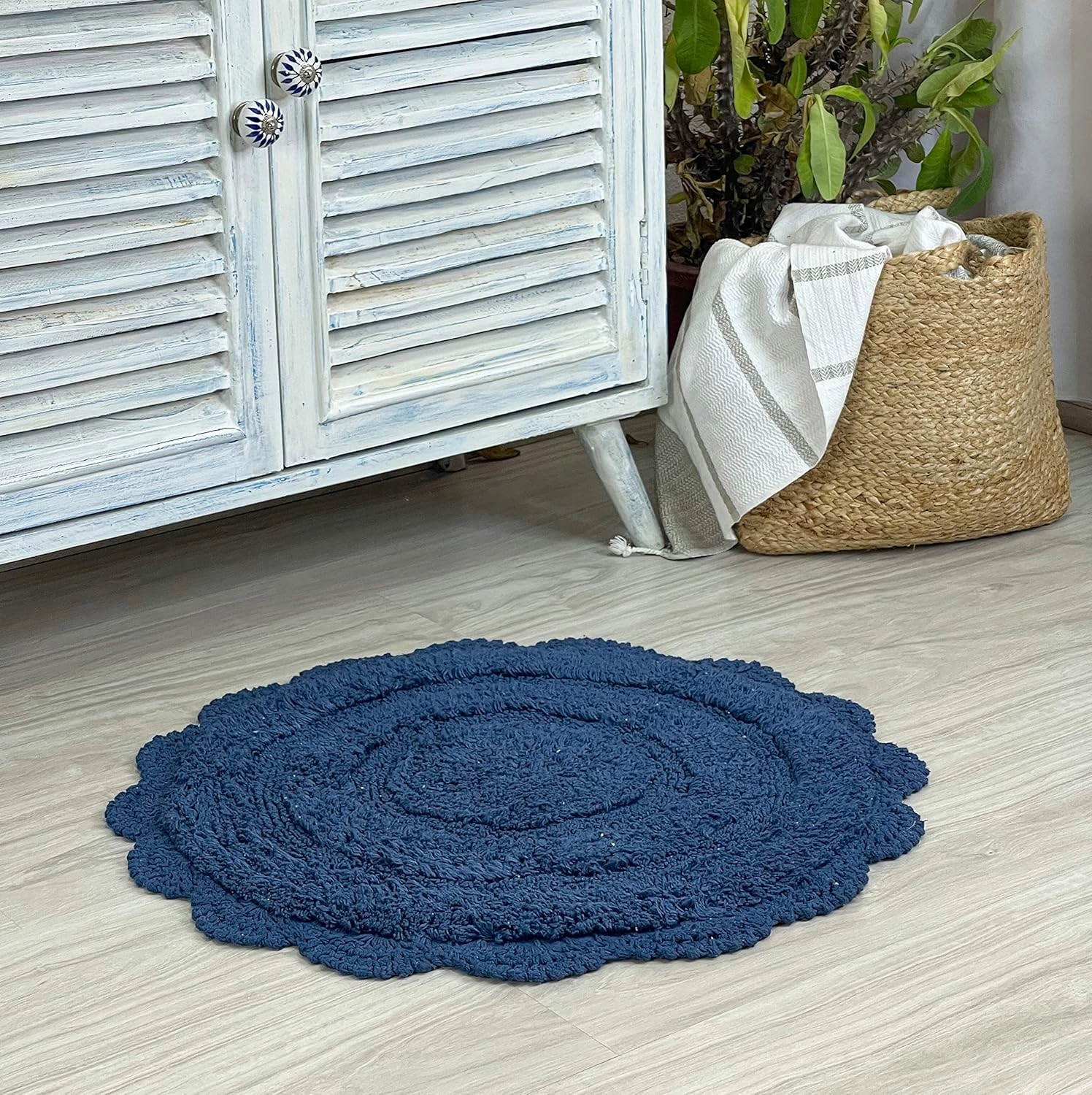 Chardin home Blue Crochet Bathrug,100% Cotton Round bathmat with artisanally Handcrafted Crochet Border, 24 Inch Diameter, Perfect for Half Baths, Powder Rooms, bathrooms