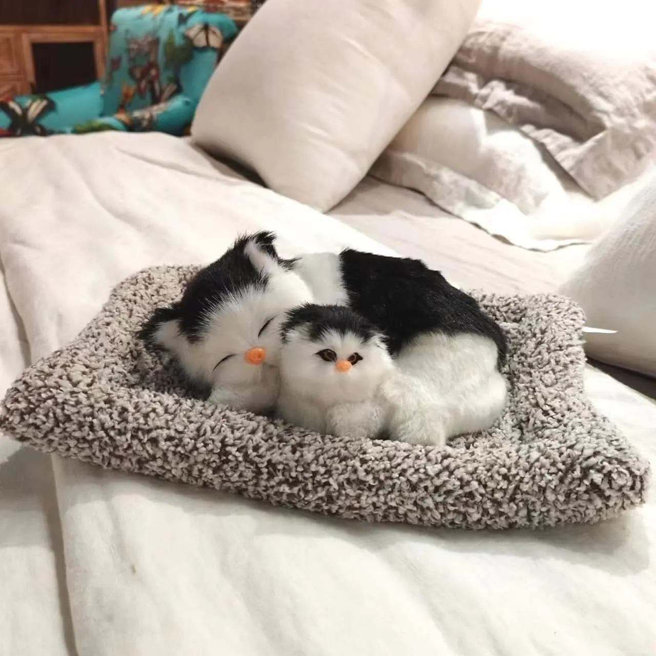Cute Soft Animal Cuddle Gift White and Black cat Plush offerspring plushies Kitty Toy for Kids