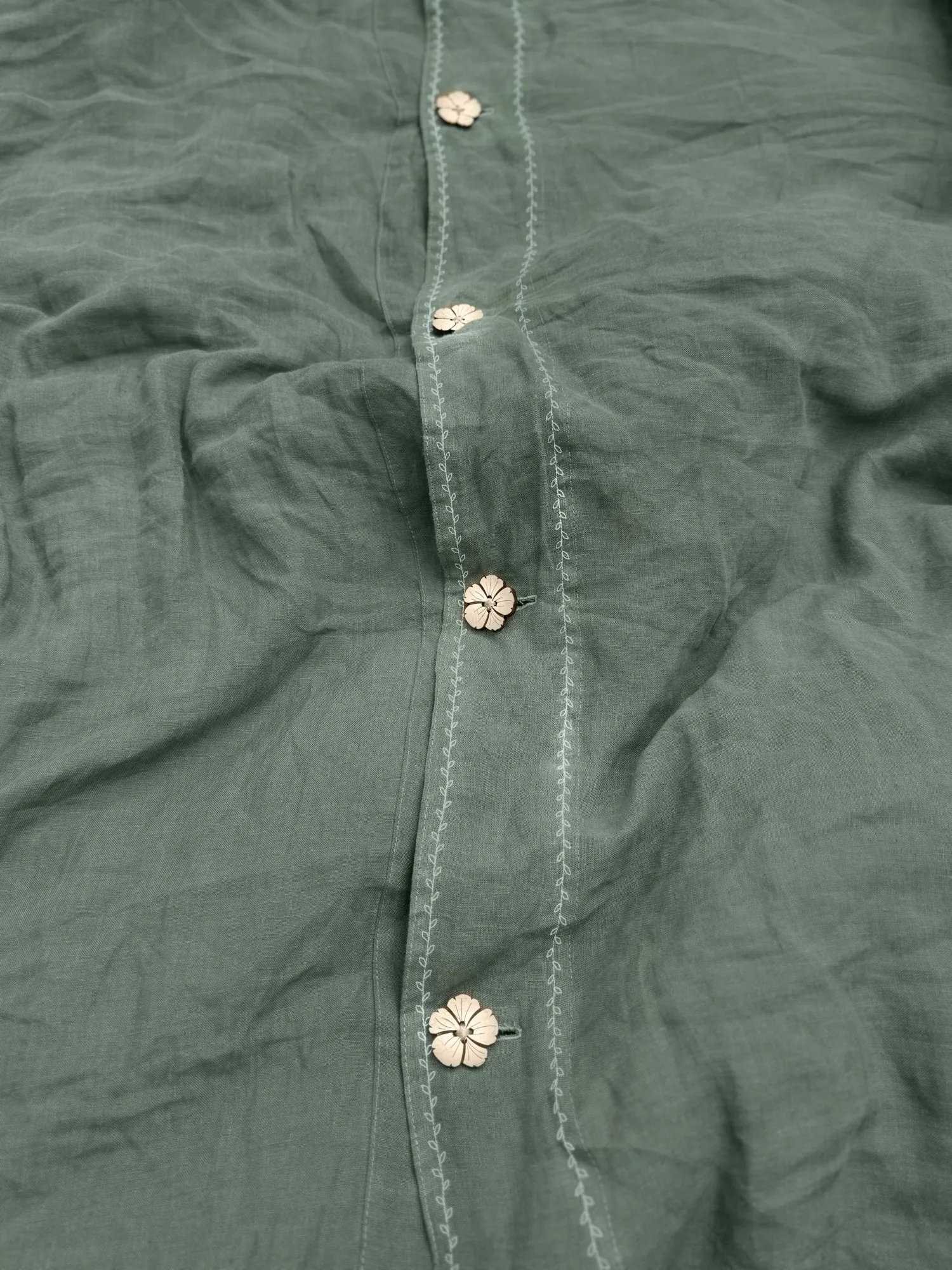 EU size bedding set with White Embroidery. Dark colors options. Top closure for bed sheets