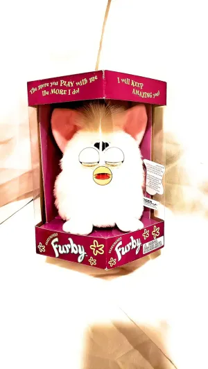 Furby Model 70-800 White "Snowball" Series 1 Electronic Furbie