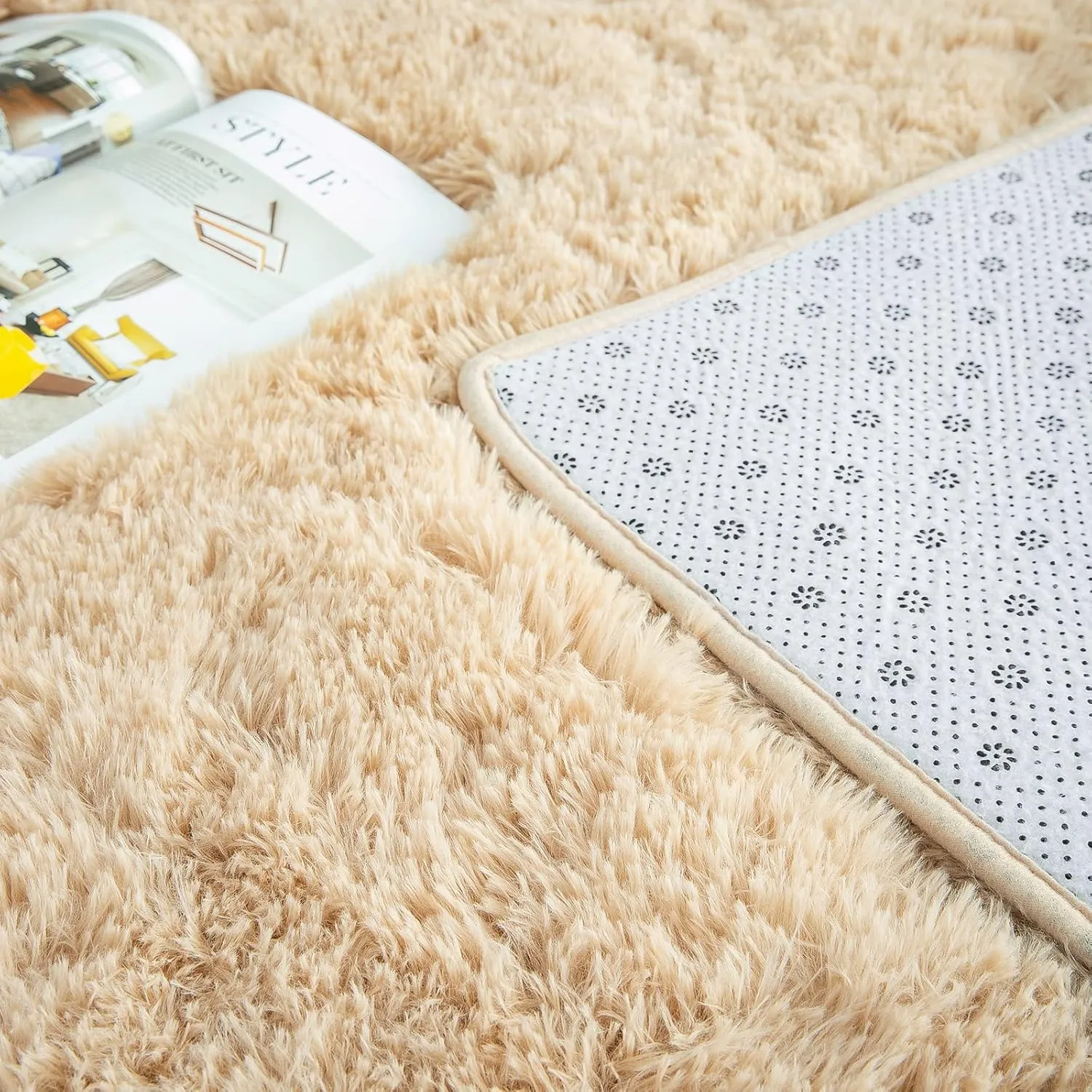HQAYW Modern Fluffy Area Rug, Shaggy Rugs for Bedroom Living Room Ultra Soft Shag Fur Carpets for Kids Girls Nursery Plush Fuzzy Rug Cute Home Decor Rug, 3'x 5', Light Tan