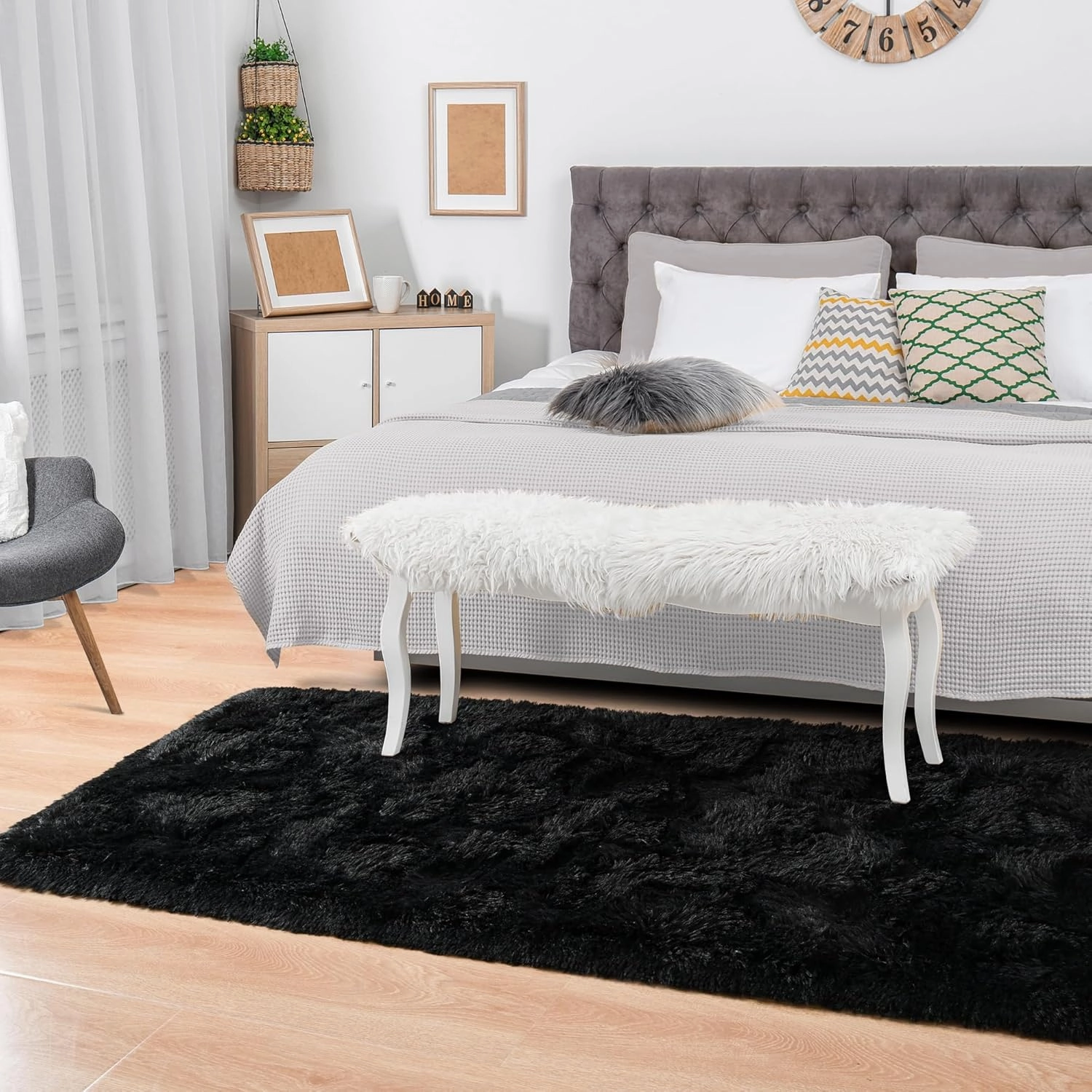 HQAYW Fluffy Runner Rug for Bedroom Living Room, Soft Shaggy Kids Girls Room Rugs Bedside Rug Dorm Rug with Non Slip Backing Plush Fuzzy Hallway Carpet Indoor Home Decor, 2' x 6', Black