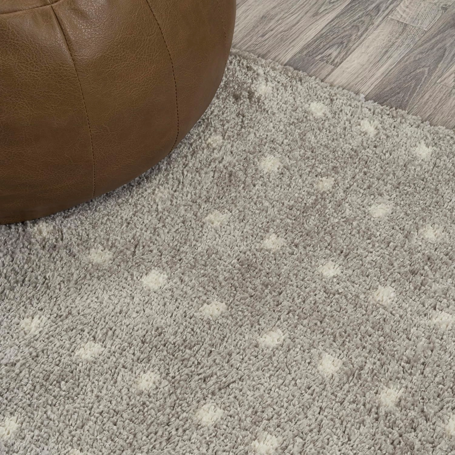 JONATHAN Y MOH400B-28 Pele Modern Geometric Dot Shag Runner Rug, Contemporary, Minimalist, Scandinavian, Kids & Novelty for Living Room, Dining Room, Bedroom, Kitchen, Gray/Ivory, 2 X 8