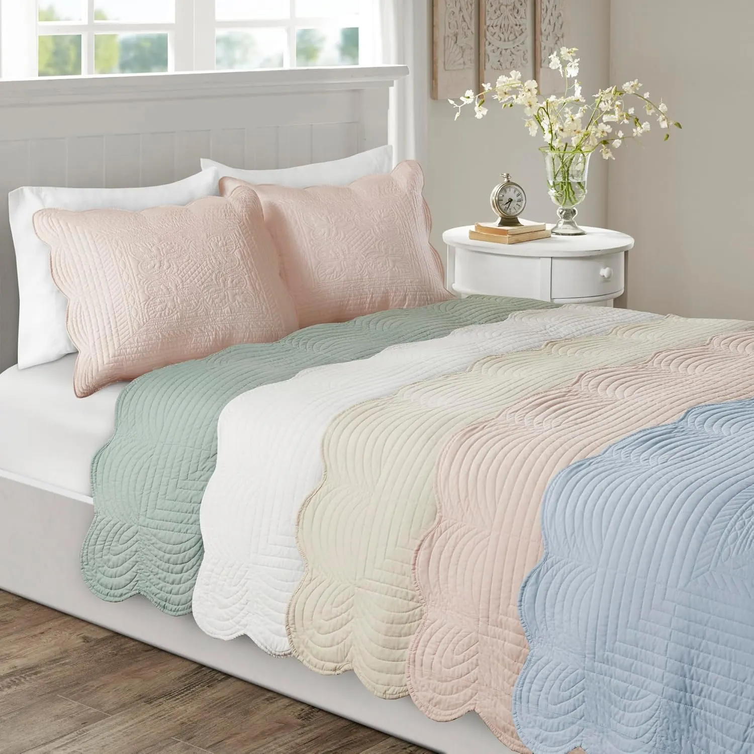 Madison Park Tuscany Quilt Set-Casual Damask Stitching Design Lightweight Coverlet Bedspread Bedding, Shams, King/Cal King(108"x96"), Medallion Cream 3 Piece