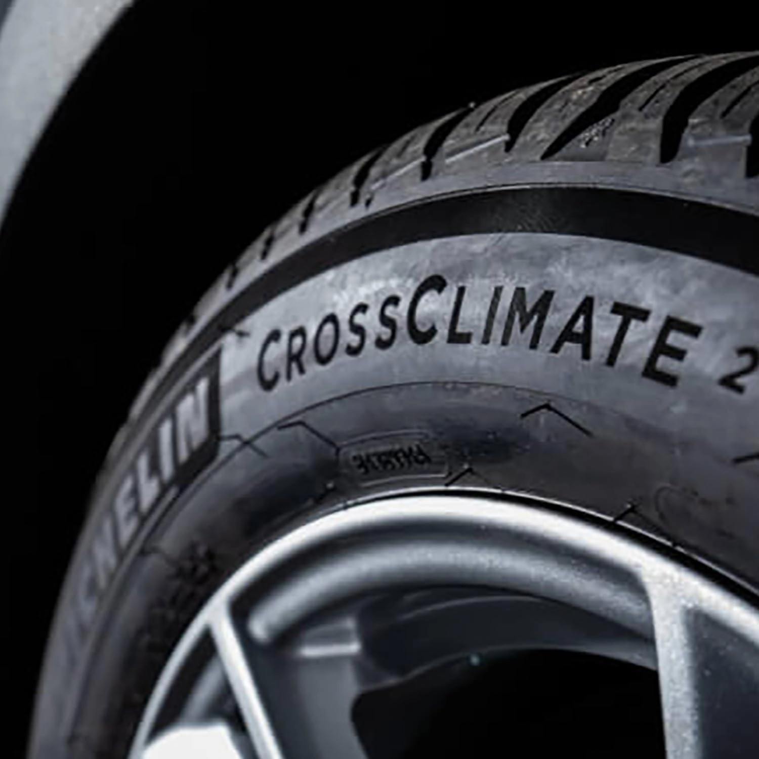 MICHELIN CrossClimate2 All-Season Car Tire for SUVs and Crossovers, 205/55R16 91H