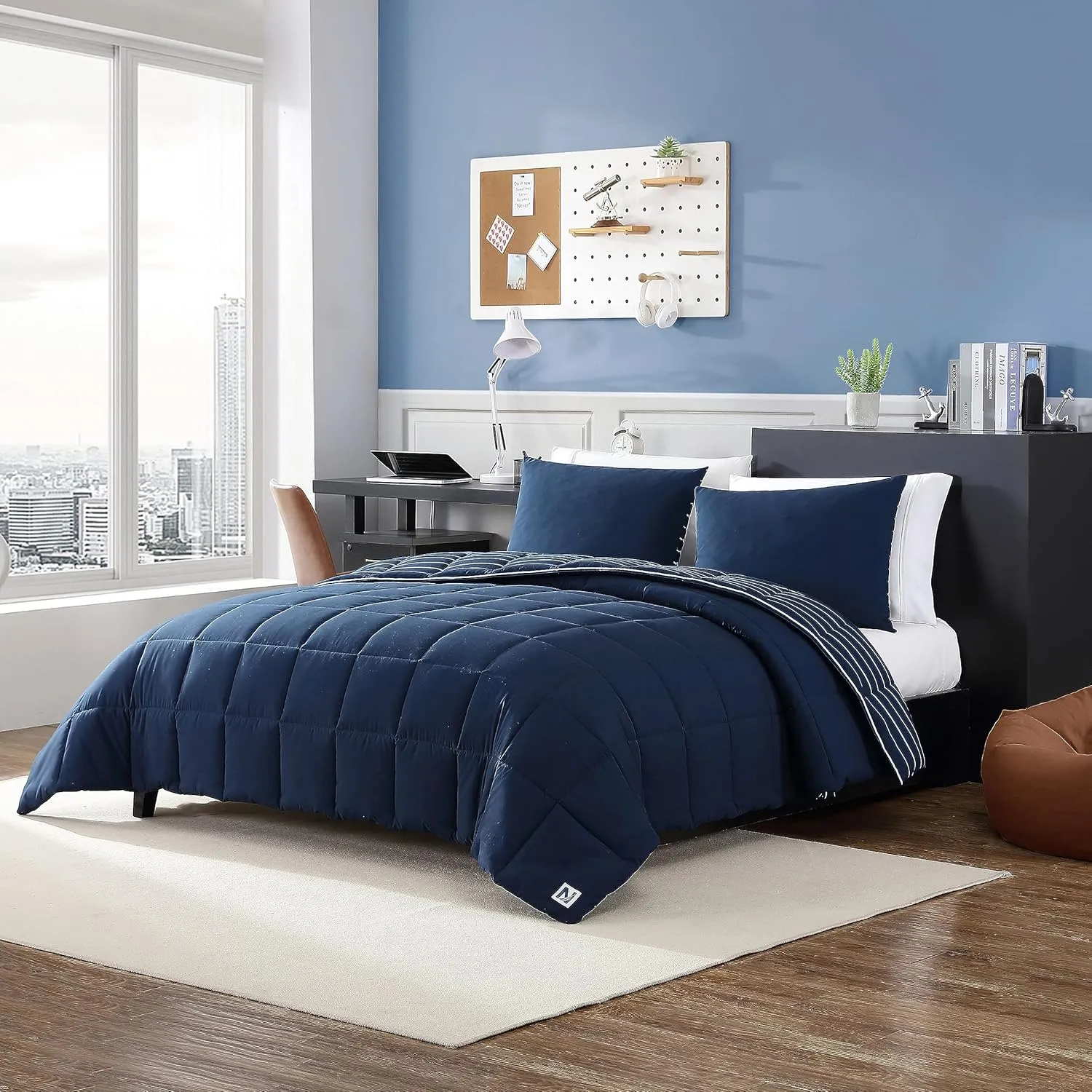 Nautica - Queen Comforter Set, Peached Microfiber Bedding with Matching Shams, Lightweight for Year Round Use, Oeko-Tex Certified (Longdale Solid Navy)