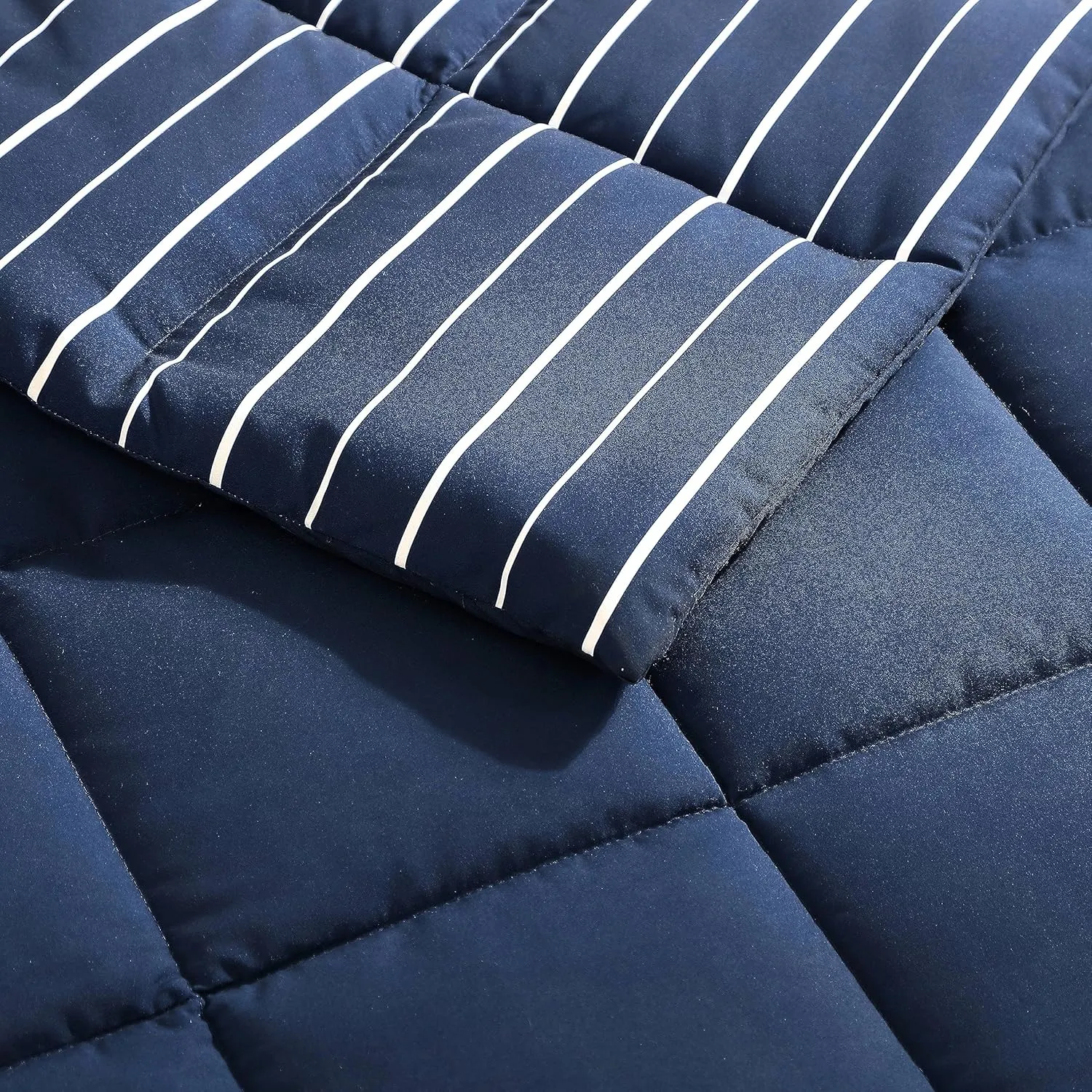 Nautica - Queen Comforter Set, Peached Microfiber Bedding with Matching Shams, Lightweight for Year Round Use, Oeko-Tex Certified (Longdale Solid Navy)