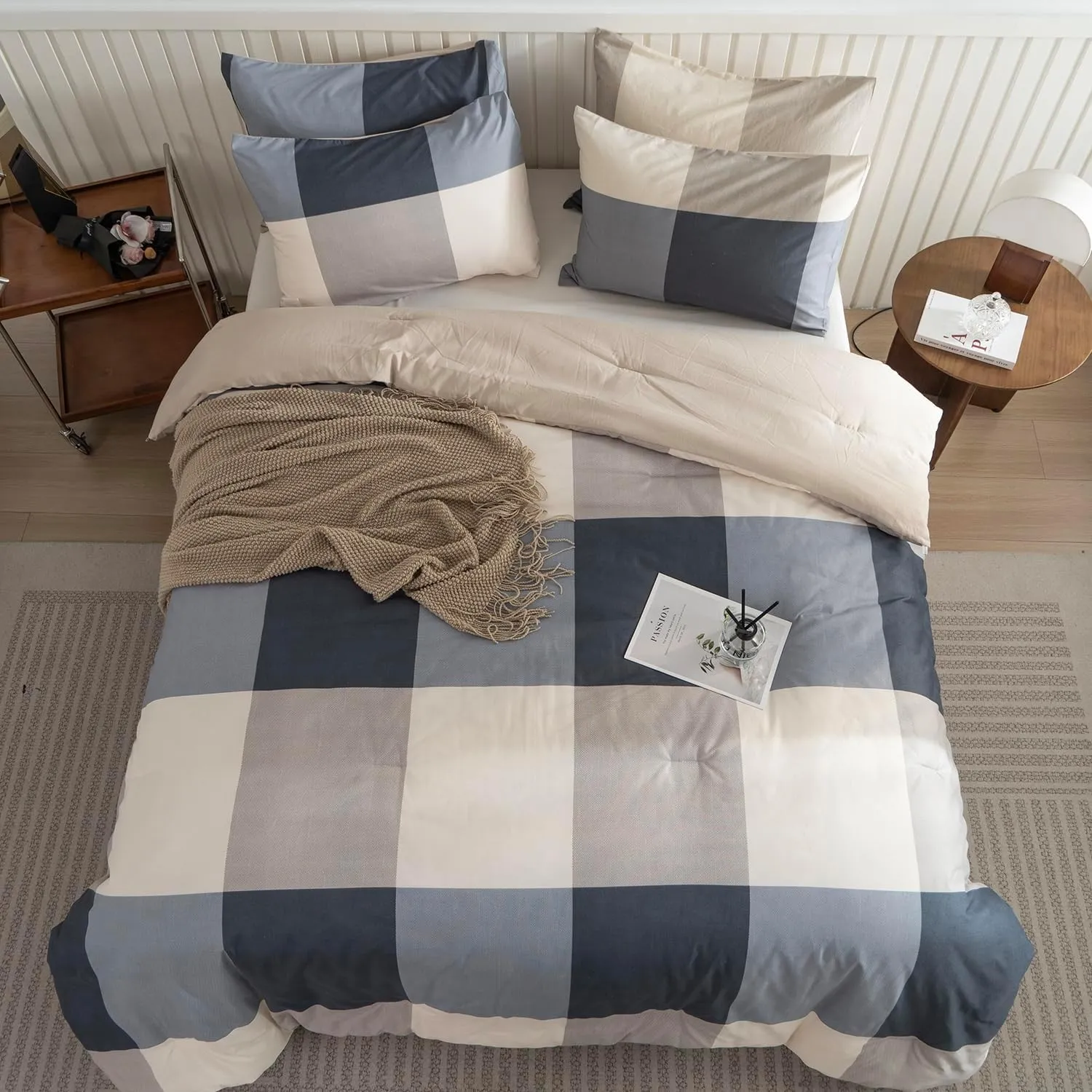 Queen Comforter Set Plaid 3 Pieces Soft Cute Plaid Bedding Comforter Lightweight Check Geometric Style Geometric Comforter Set for All Seasons 1 Comforter and 2 Pillowcases