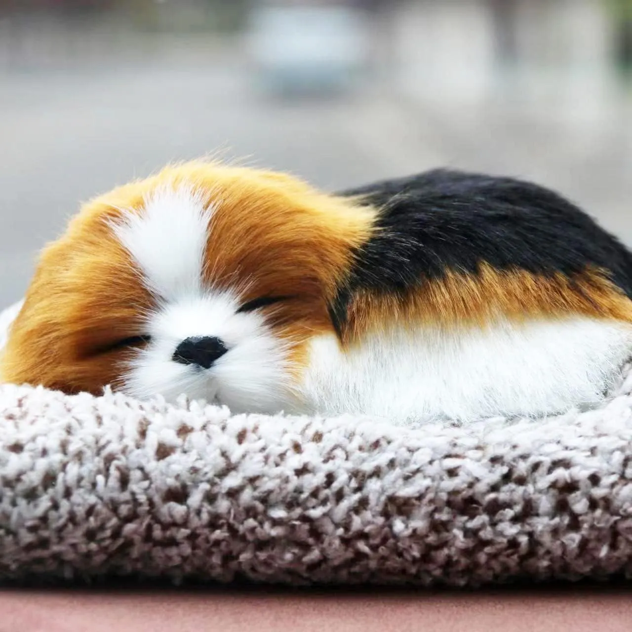Realistic Small Beagle Dog Plush, Kawaii Fluffy Hand Size Animal Decorations for Inside