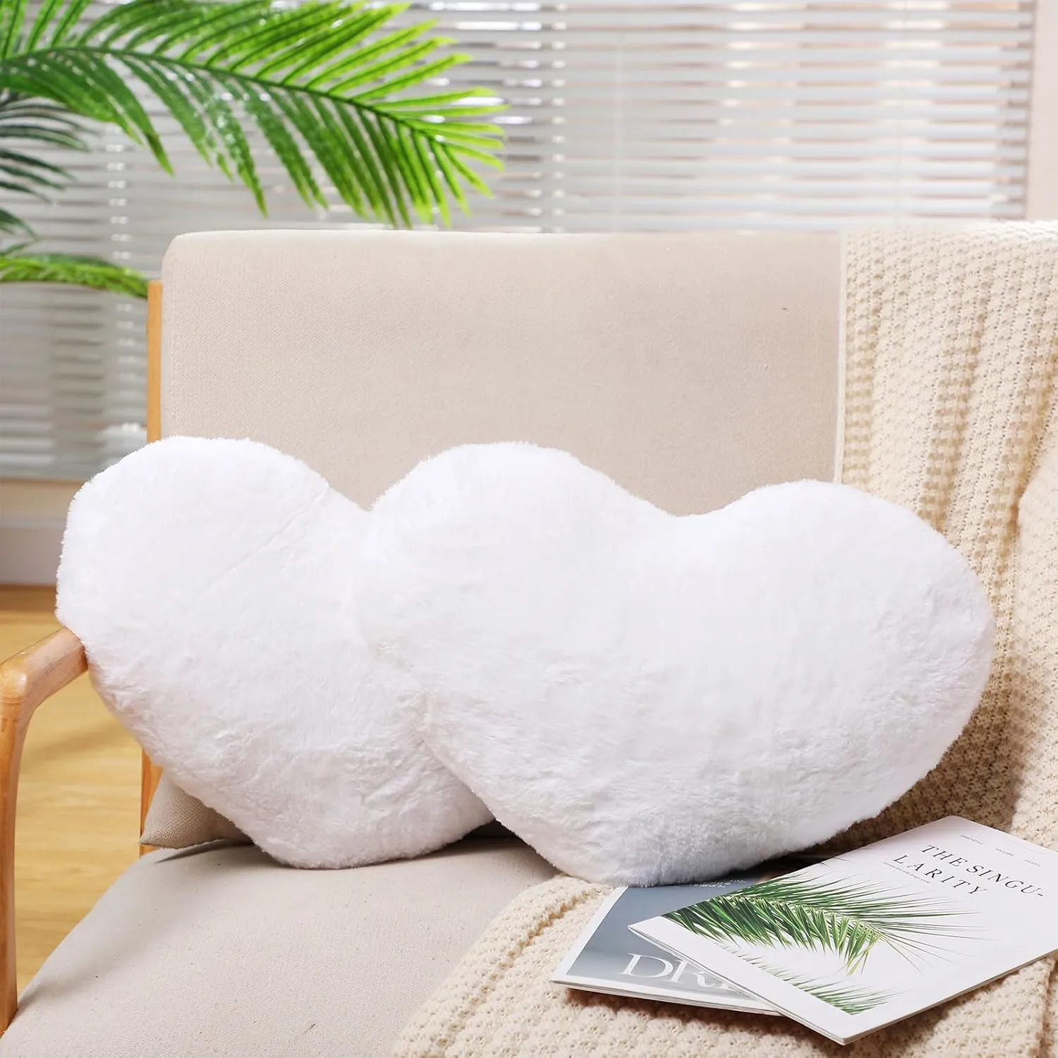 Remerry 4 Pcs Heart Shaped Cute Throw Pillows Faux Rabbit Fur Heart Pillow Fluffy Throw Cushion Decorative for Bedroom Bed Sofa Kid Girls Sleepover Part(White)