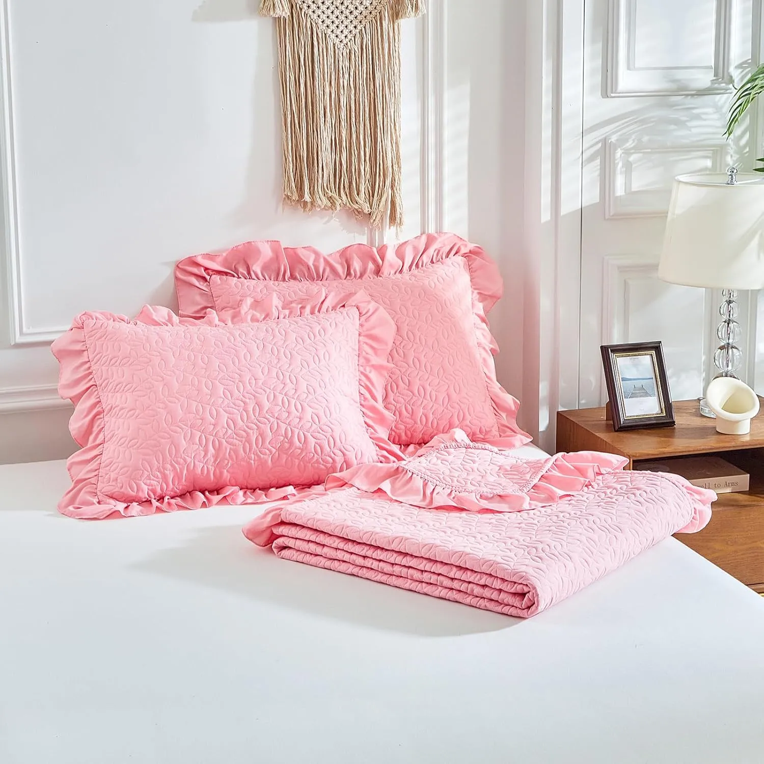 Ruffled Quilt Set Queen Size 96 * 96in - 3 Pieces Solid Shabby Chic Farmhouse Ruffle Bedding Rustic Coverlet & Sets Lightweight Fluffy Summer Oversized Bedspread with Shams for Women Girls - Pink