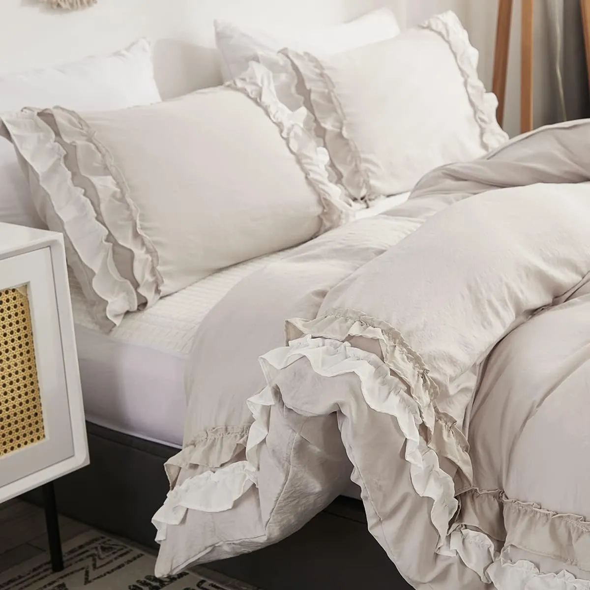 Shabby Chic 3 Pieces Bedding,Vintage Ruffled Queen Duvet Cover Set with 2 Layers Ruffles,Soft Brushed Microfiber Set with Zipper Closure,Lightweight Duvet Cover Set