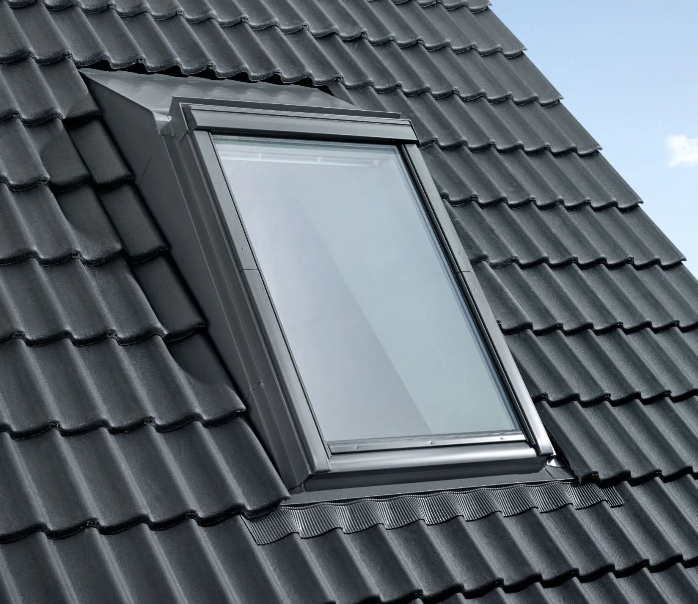 VELUX EAW 6000 Pro   Mini Dormer Flashing - For tiles up to 120mm in profile (for roof pitches 10° - 75°)