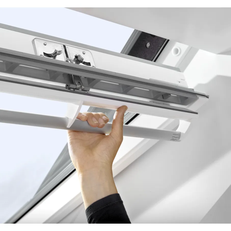 VELUX GBL CK04 S10G03 Low Pitch 10° Roof Window Package (55 x 98 cm)