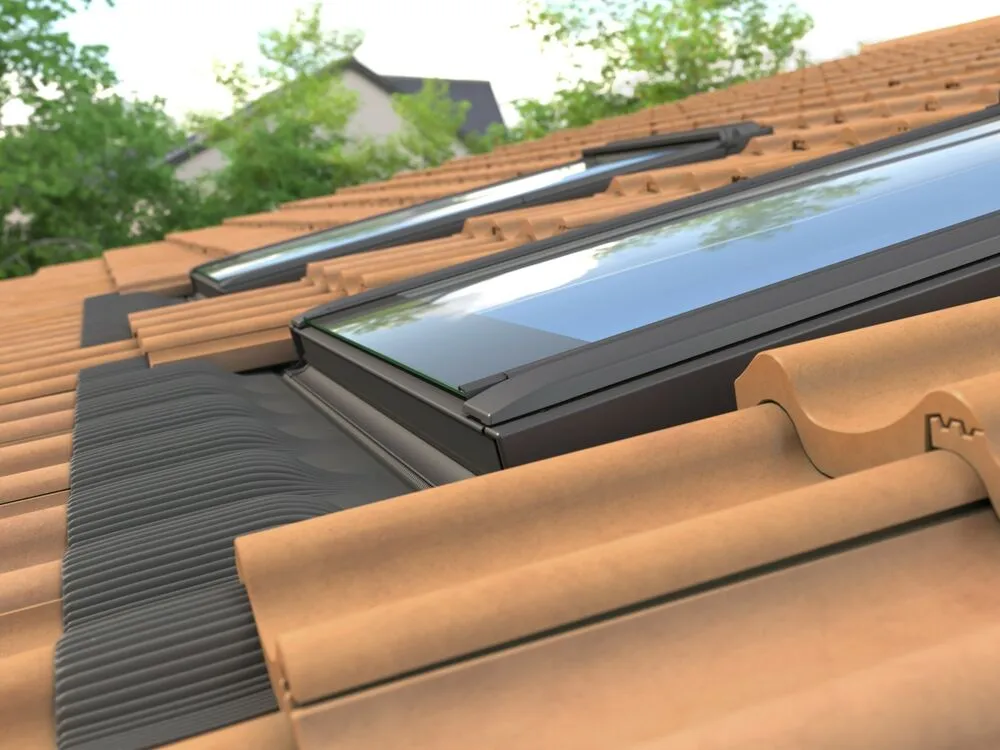 VELUX GBL CK04 S10G03 Low Pitch 10° Roof Window Package (55 x 98 cm)