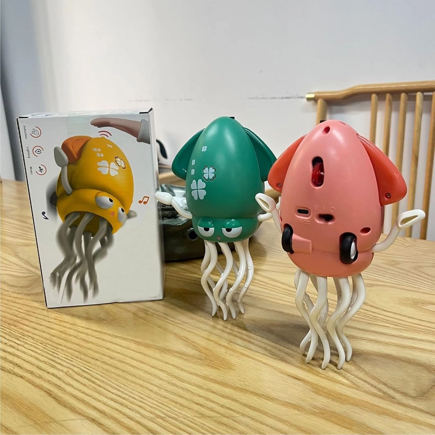 Wiggly Wonder Octopus, Smart Tentacle Explorer, Dancing Octopus Toy, Automatic Obstacle Avoidance Dancing Electric Squid Toy (Green)